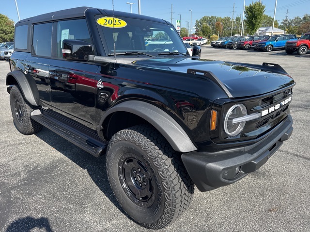 2025 Ford Bronco Outer Banks photo 4
