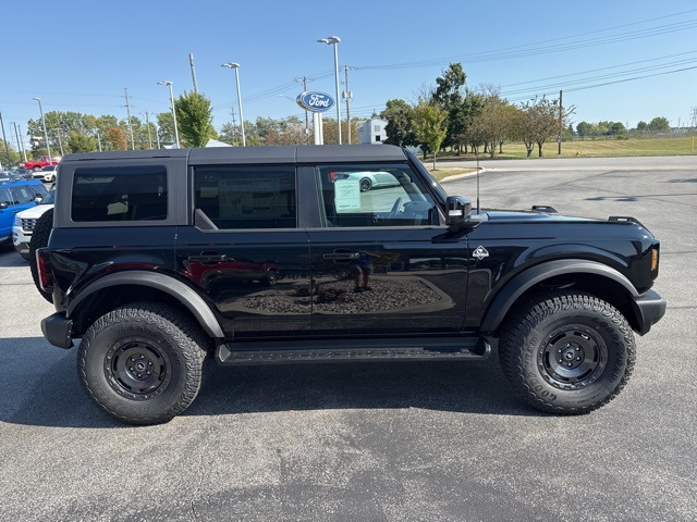 2025 Ford Bronco Outer Banks photo 5