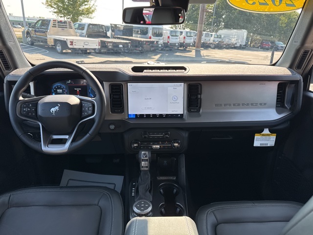 2025 Ford Bronco Outer Banks photo 9