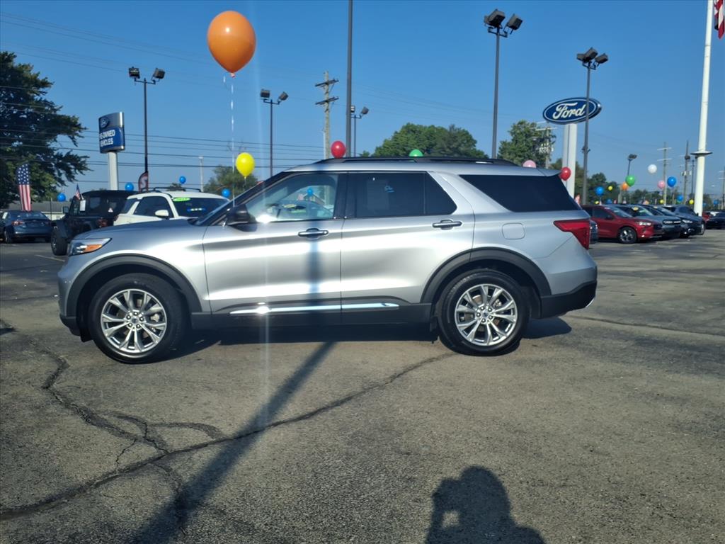 2023 Ford Explorer XLT photo 4