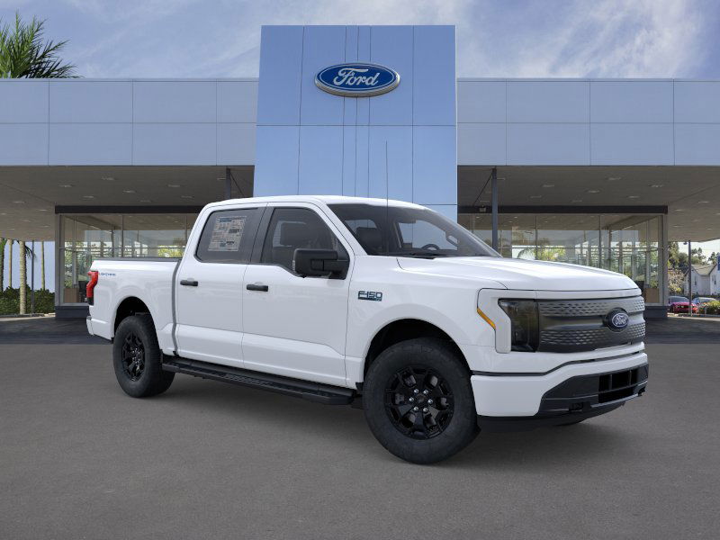 2025 Ford F-150 Lightning XLT photo 7