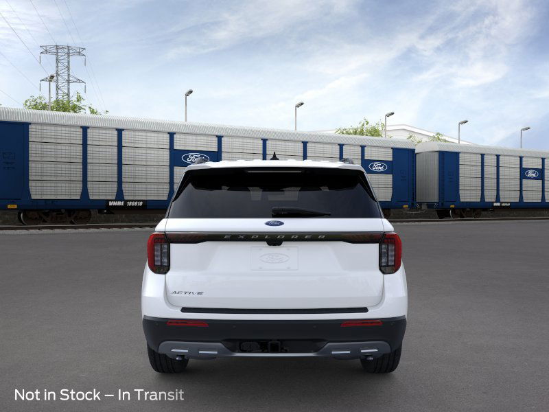 2025 Ford Explorer photo 3