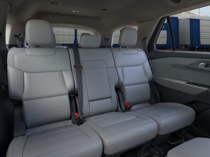 2025 Ford Explorer photo 8