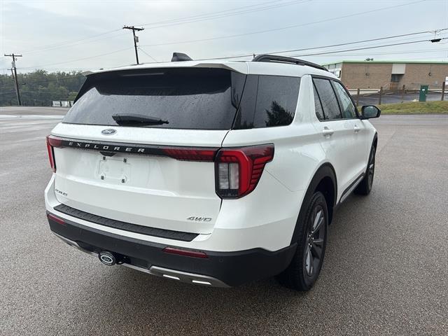 2025 Ford Explorer photo 4