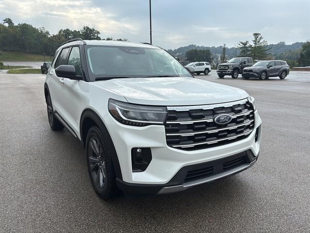 2025 Ford Explorer photo 6