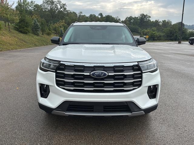 2025 Ford Explorer photo 7