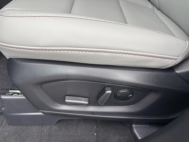 2025 Ford Explorer photo 10