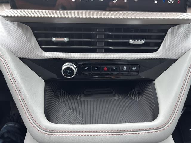 2025 Ford Explorer photo 22
