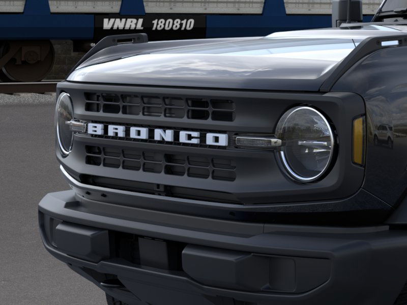 2025 Ford Bronco Base photo 17