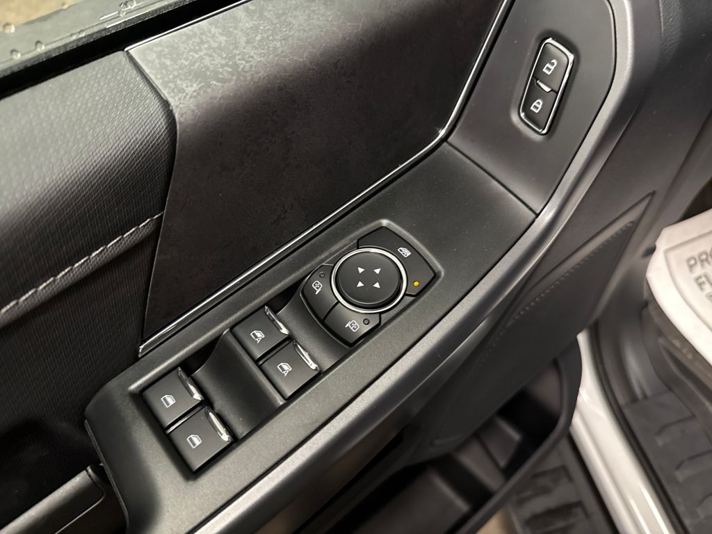2025 Ford F-150 XLT photo 14
