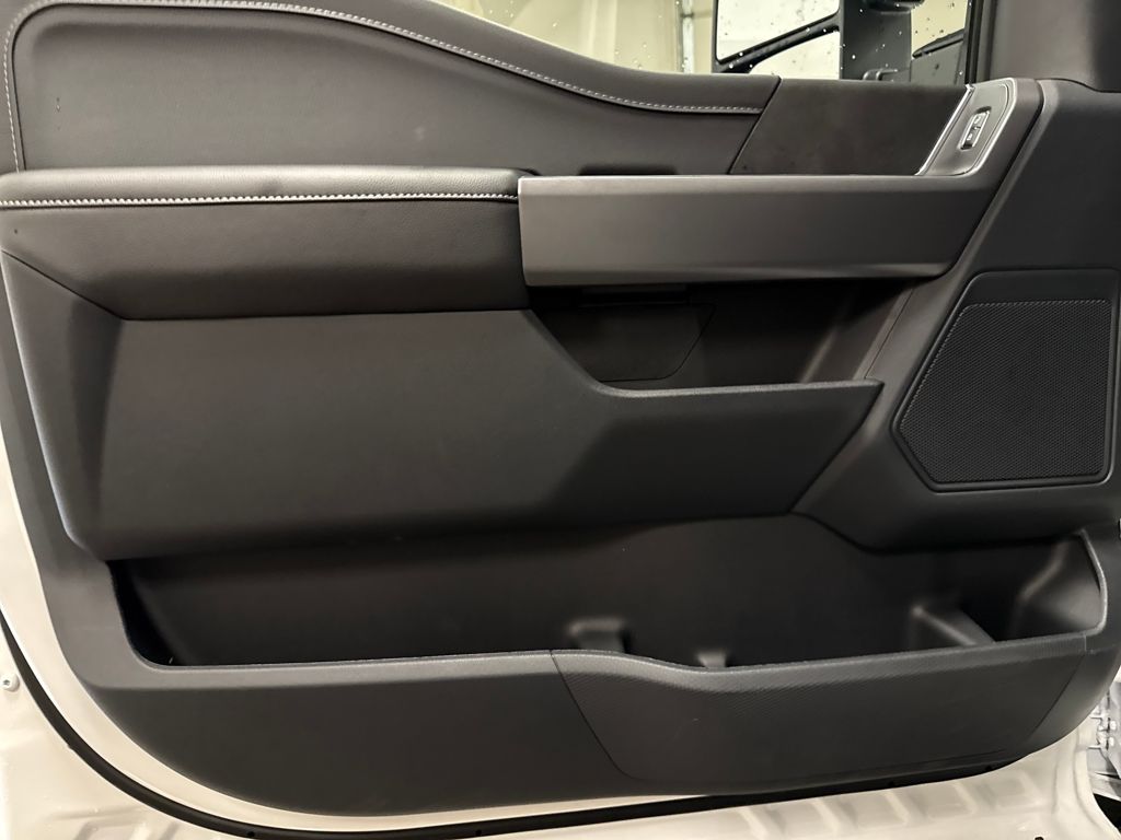 2025 Ford F-150 XLT photo 15