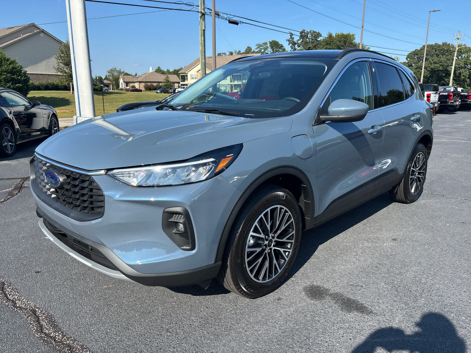 2025 Ford Escape photo 2