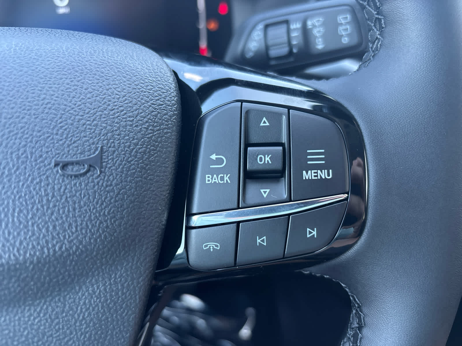 2025 Ford Escape photo 13