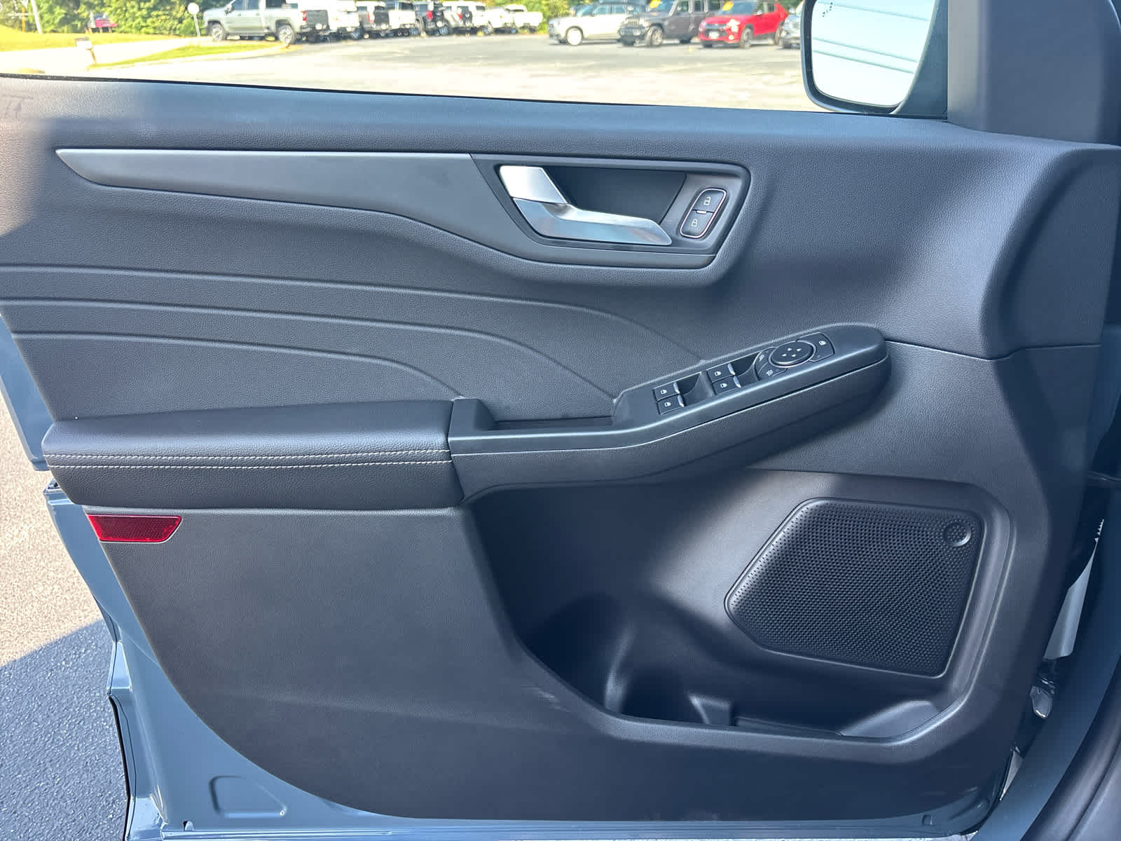 2025 Ford Escape photo 16