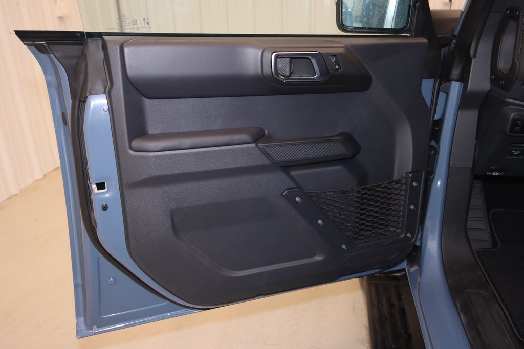 2025 Ford Bronco Outer Banks photo 5