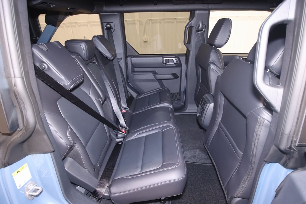 2025 Ford Bronco Outer Banks photo 8