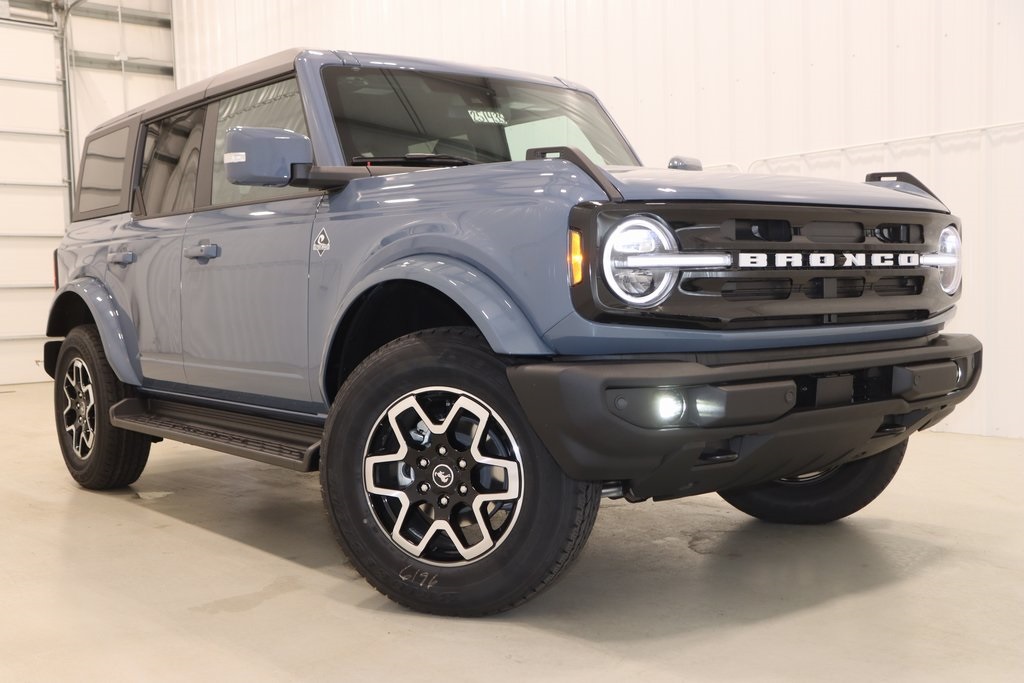 2025 Ford Bronco Outer Banks photo 24