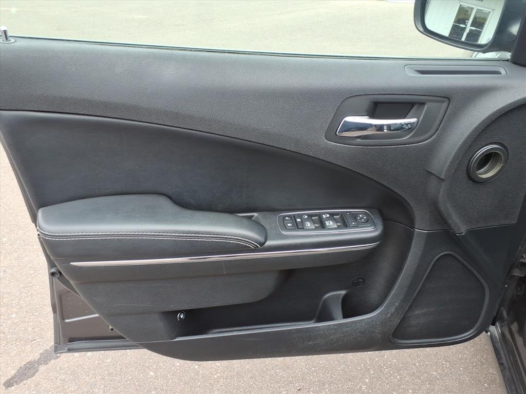 2013 Dodge Charger SXT Plus photo 9