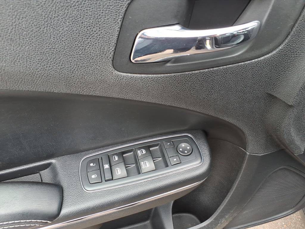 2013 Dodge Charger SXT Plus photo 10