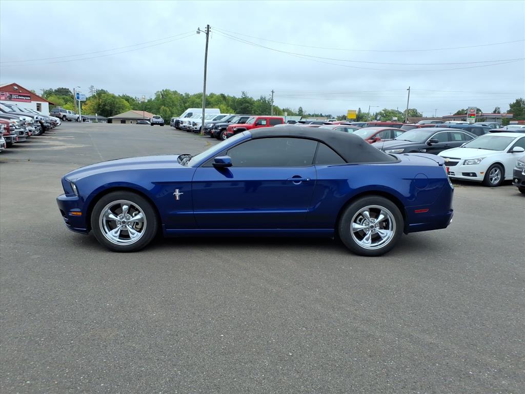 2014 Ford Mustang V6 photo 2