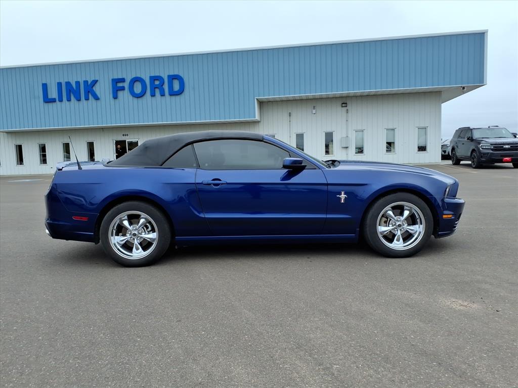 2014 Ford Mustang V6 photo 6