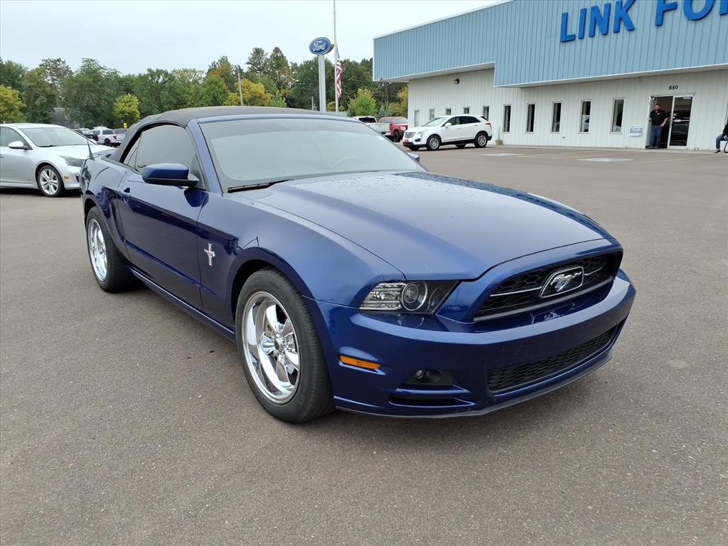 2014 Ford Mustang V6 photo 7
