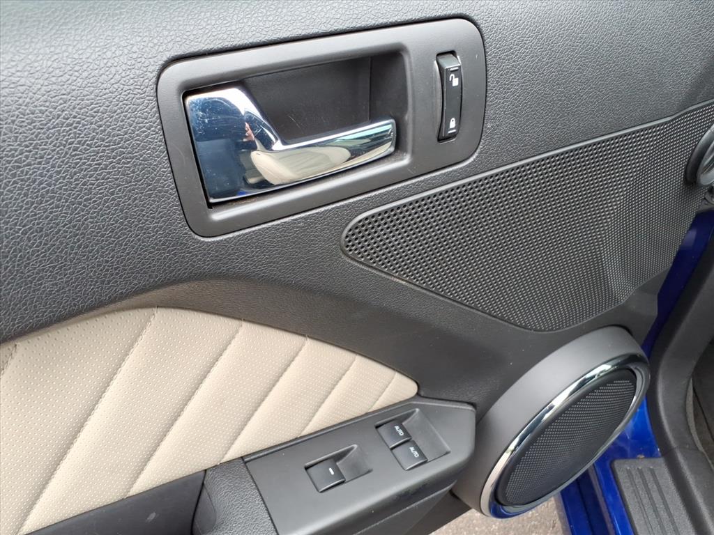 2014 Ford Mustang V6 photo 11