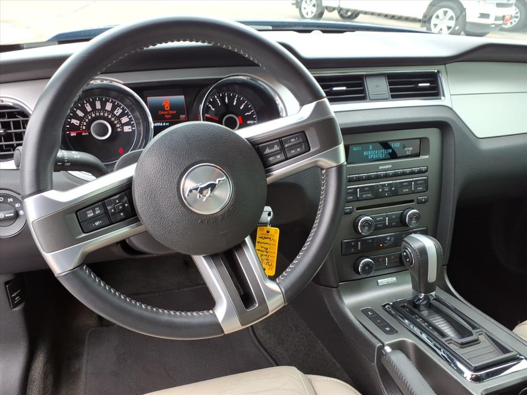 2014 Ford Mustang V6 photo 14