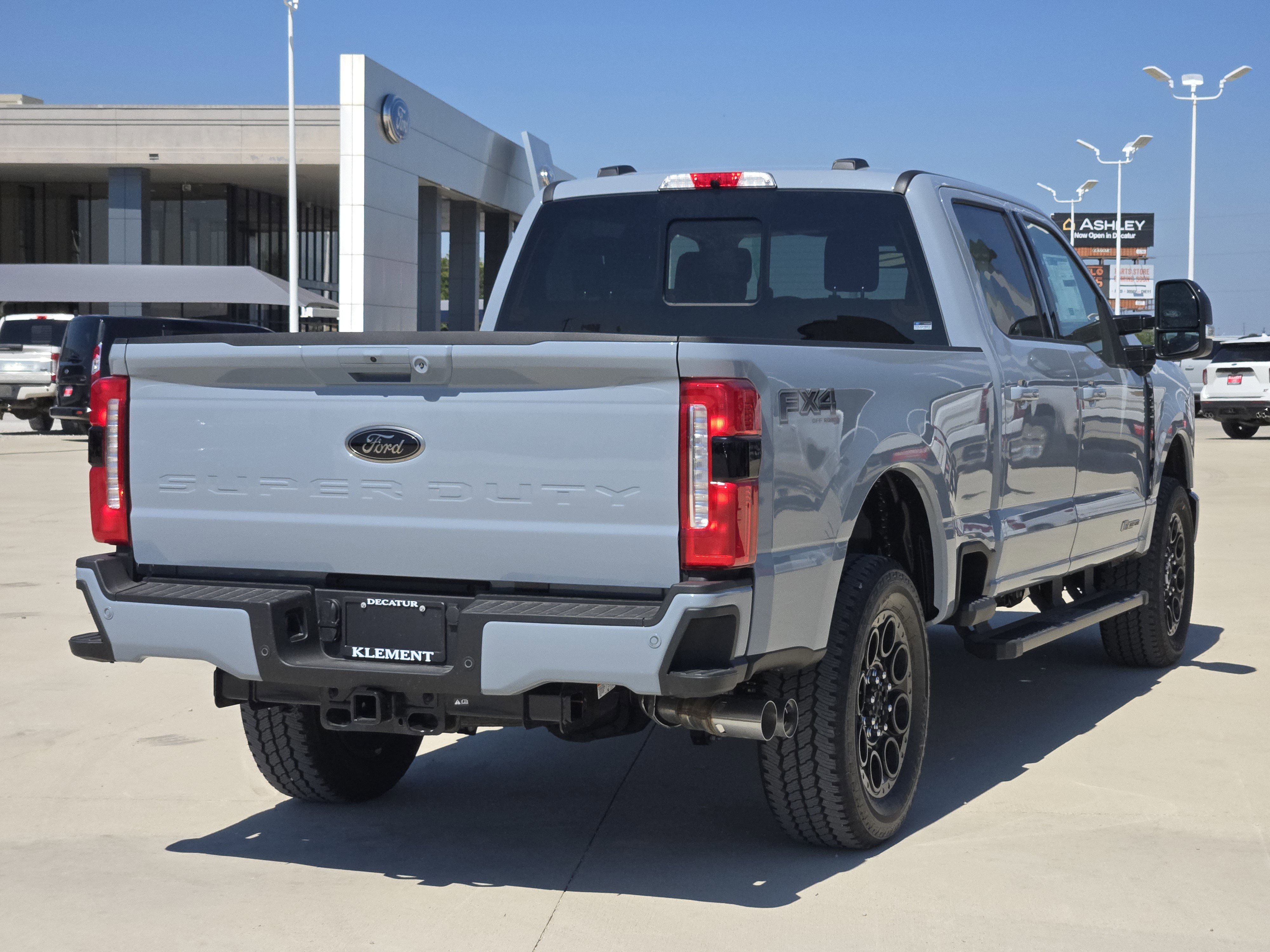 2026 Ford F-250 Lariat photo 3