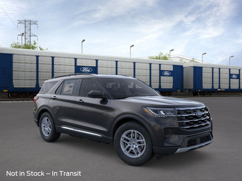 2025 Ford Explorer photo 6