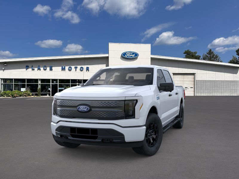 2025 Ford F-150 Lightning XLT photo 2
