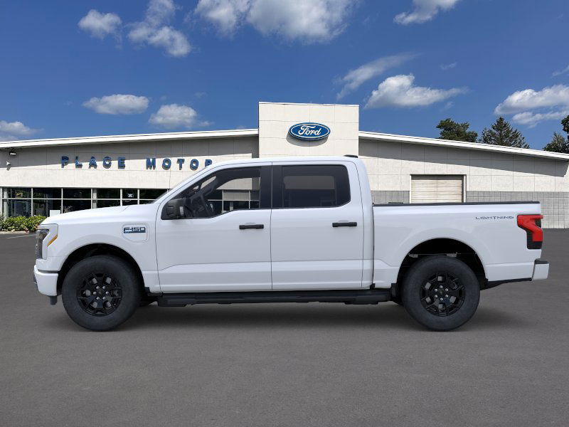 2025 Ford F-150 Lightning XLT photo 3