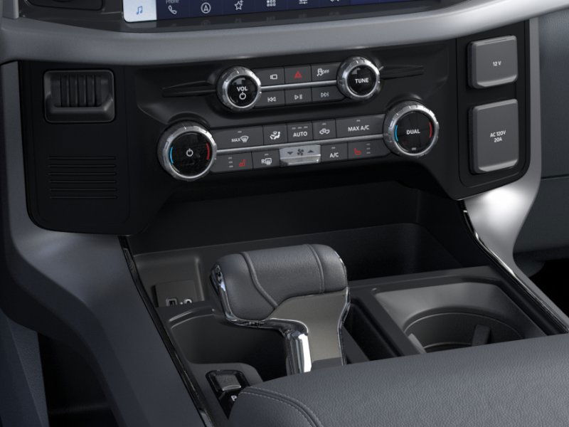 2025 Ford F-150 Lightning XLT photo 14
