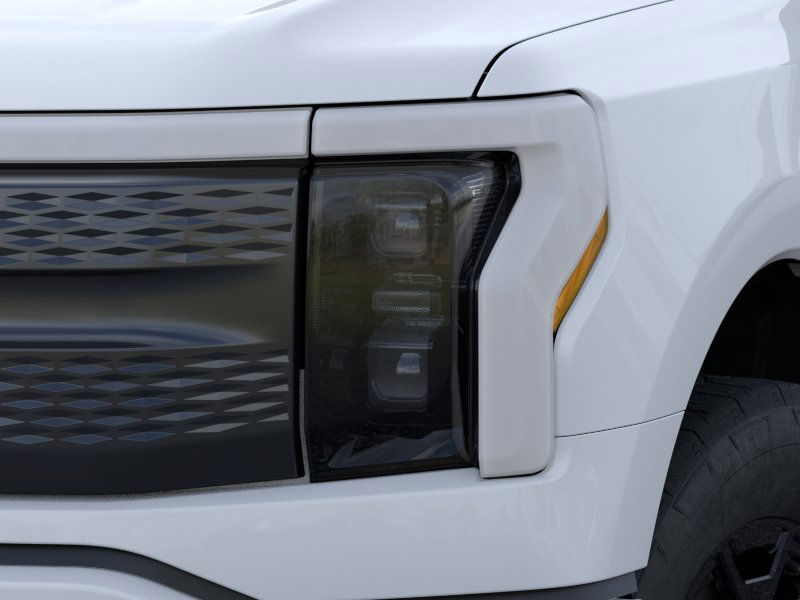 2025 Ford F-150 Lightning XLT photo 17