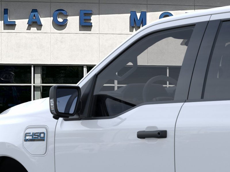 2025 Ford F-150 Lightning XLT photo 19