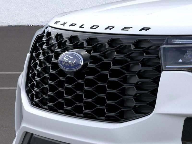 2025 Ford Explorer ST ST-Line photo 19