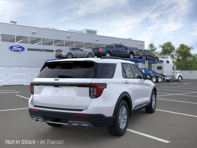 2025 Ford Explorer photo 4