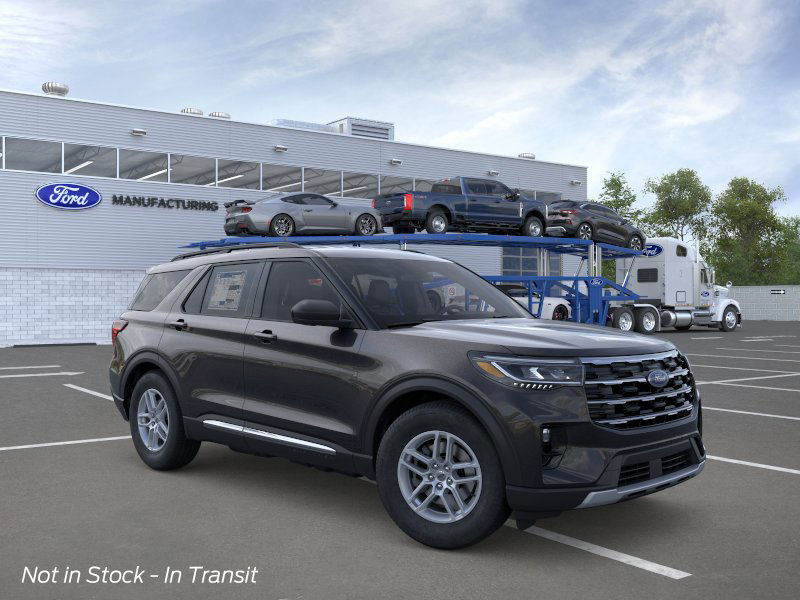 2025 Ford Explorer photo 3