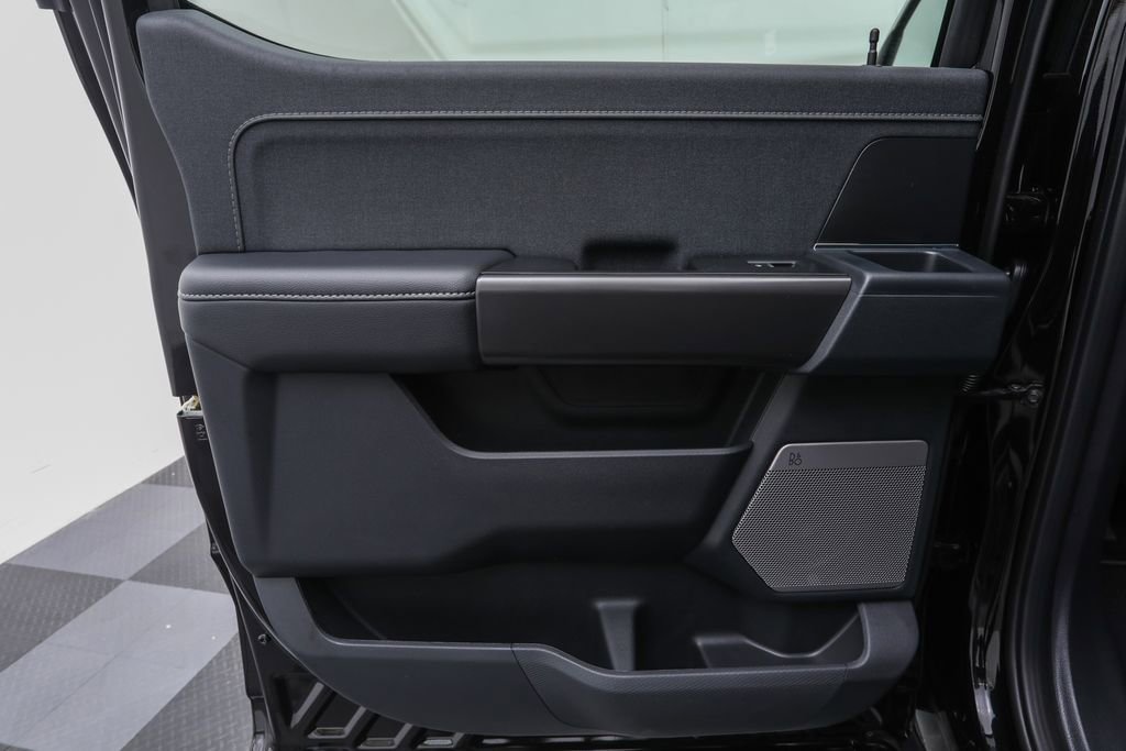 2025 Ford F-150 Lariat photo 12
