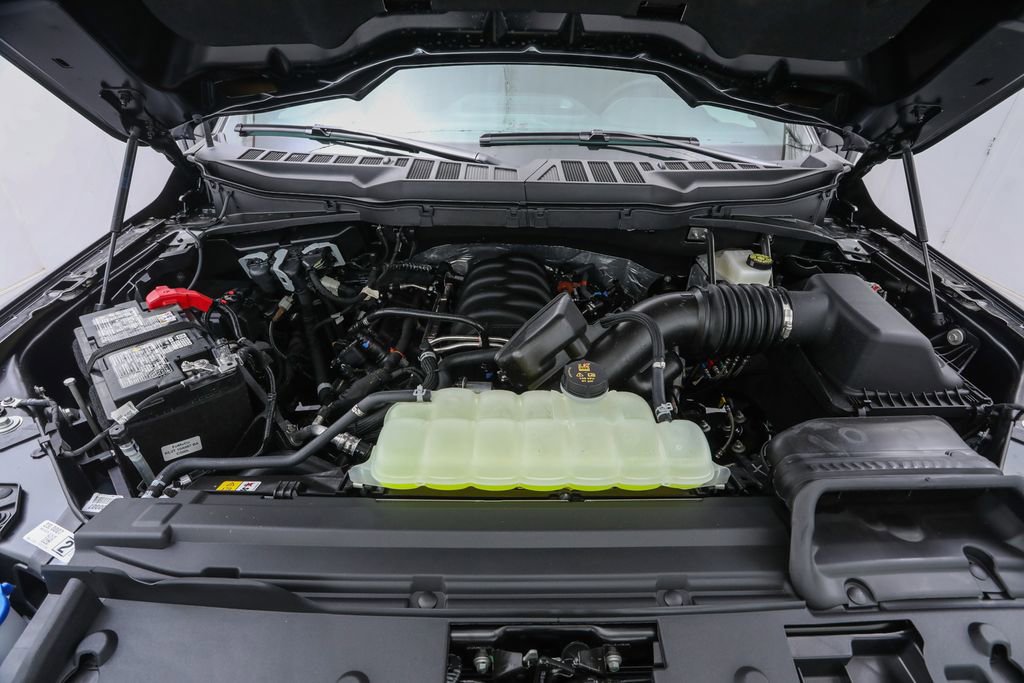 2025 Ford F-150 Lariat photo 16