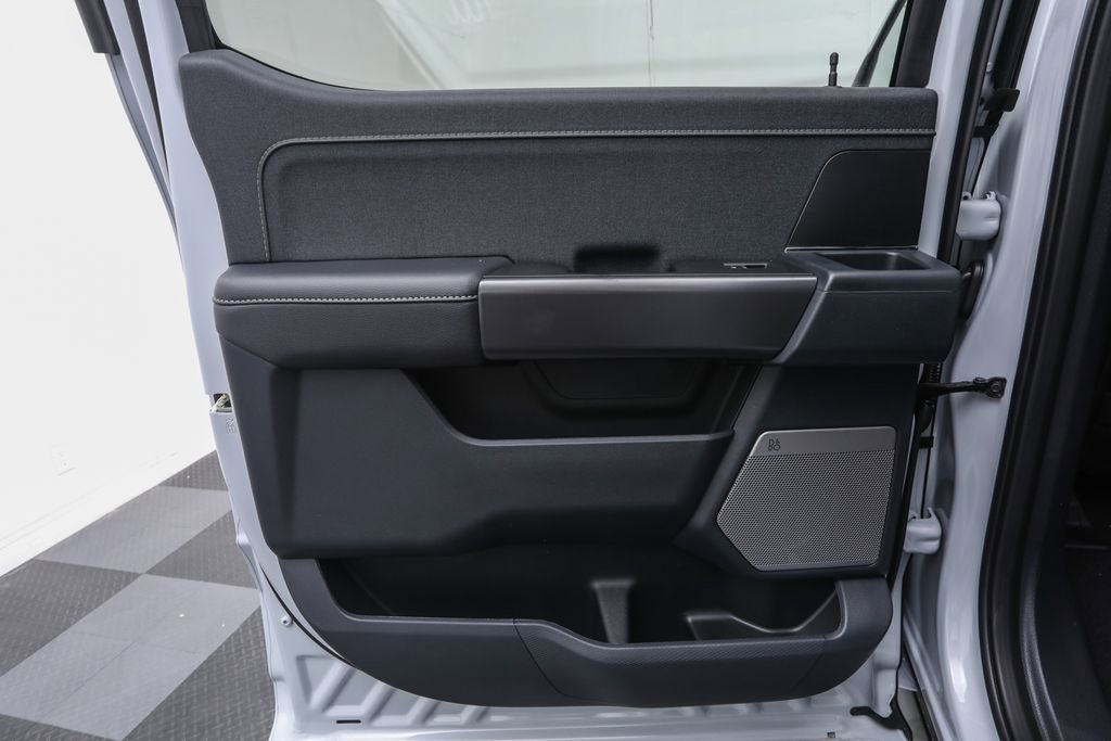 2025 Ford F-150 Lariat photo 14