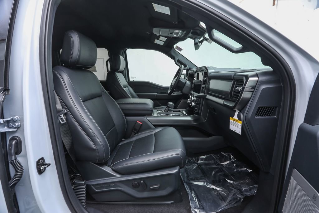 2025 Ford F-150 Lariat photo 17