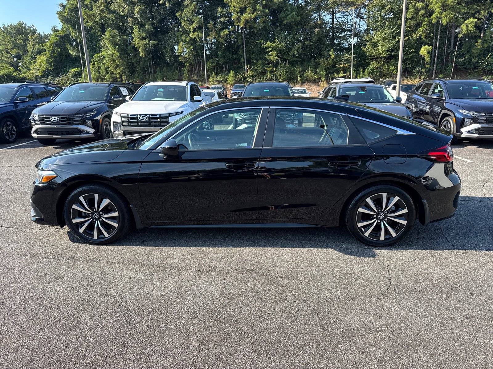 2024 Honda Civic Hatchback EX-L photo 4
