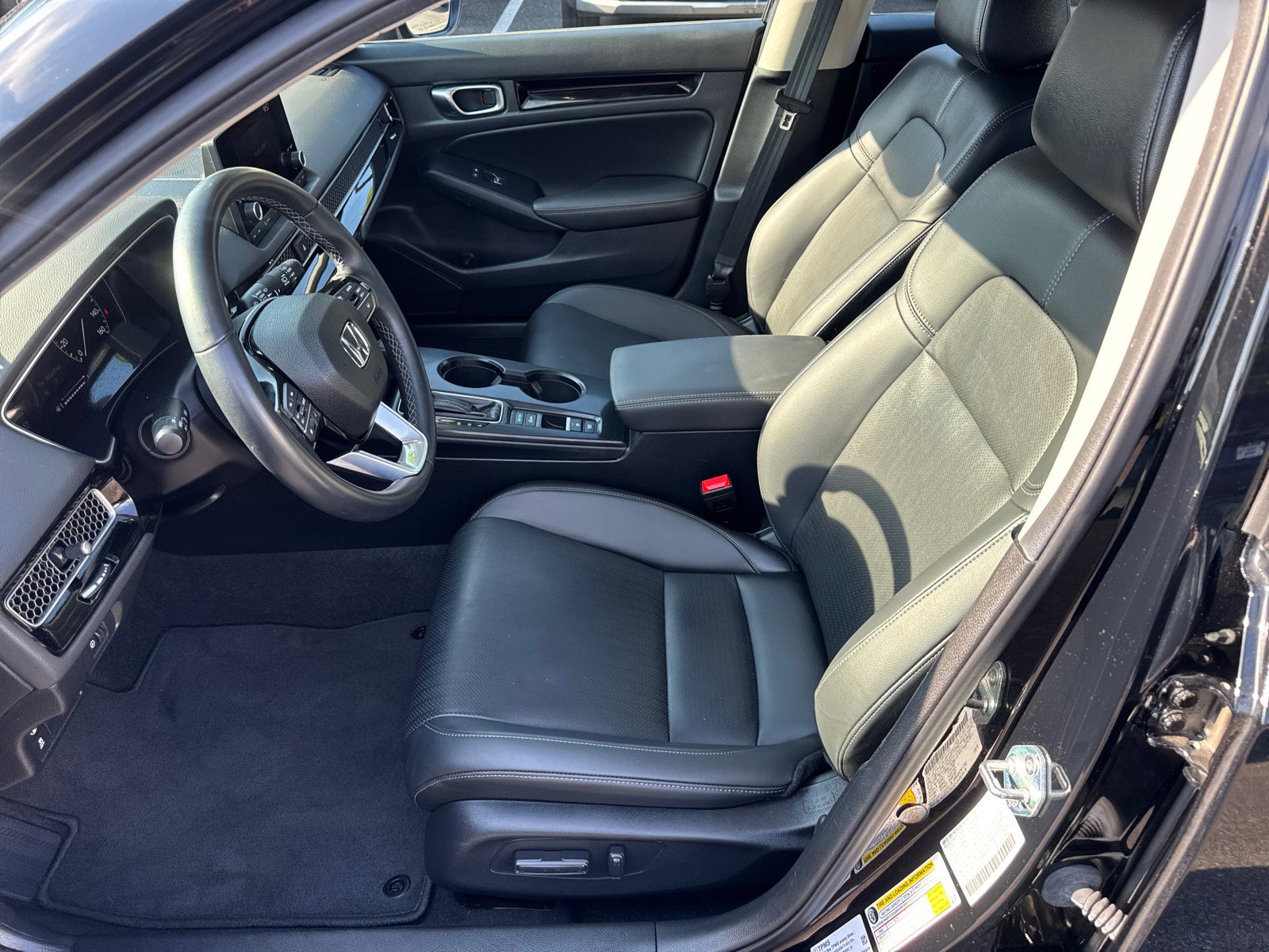 2024 Honda Civic Hatchback EX-L photo 9