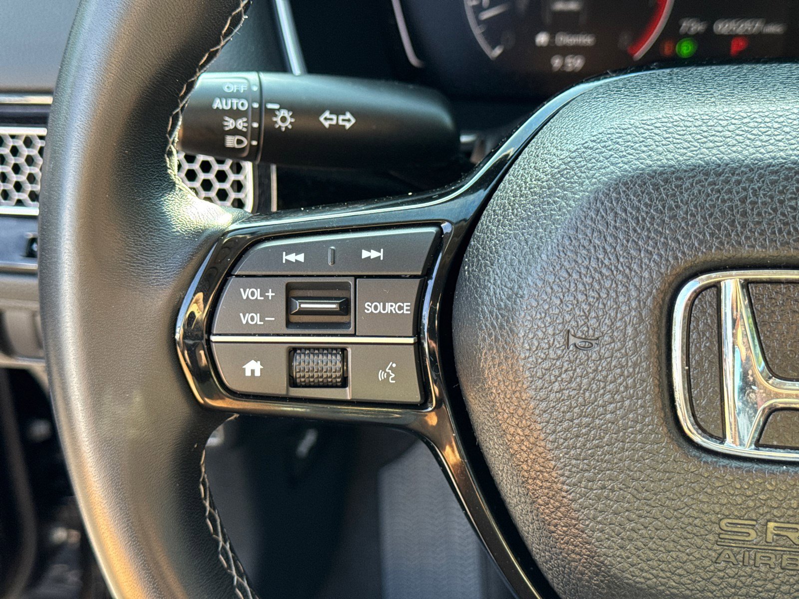 2024 Honda Civic Hatchback EX-L photo 17
