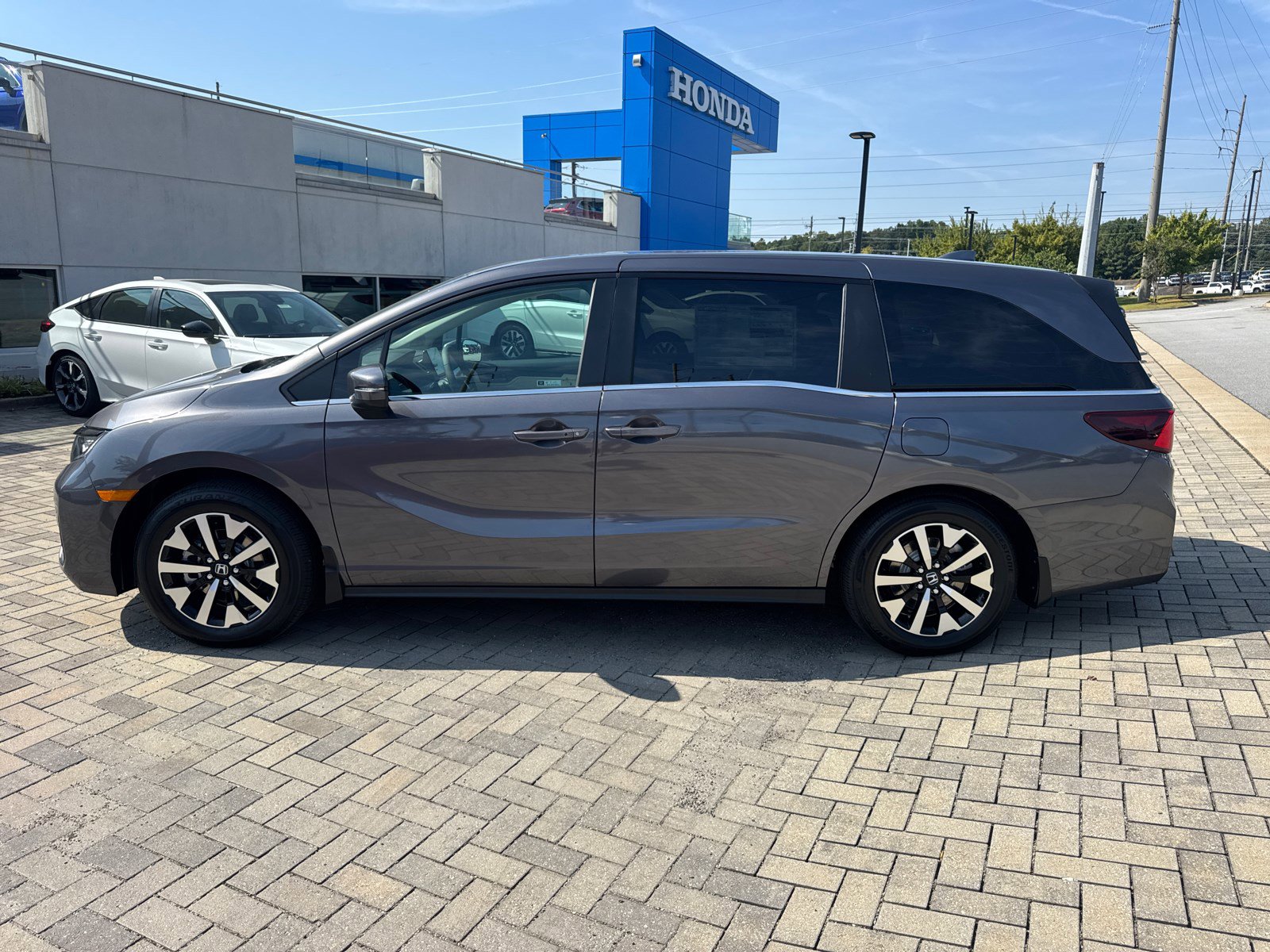 2026 Honda Odyssey EX-L photo 4