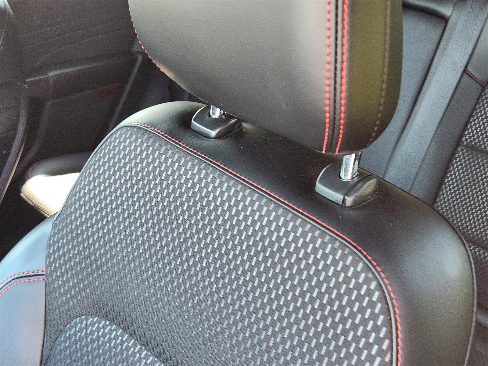 2024 Ford Escape ST-Line photo 12
