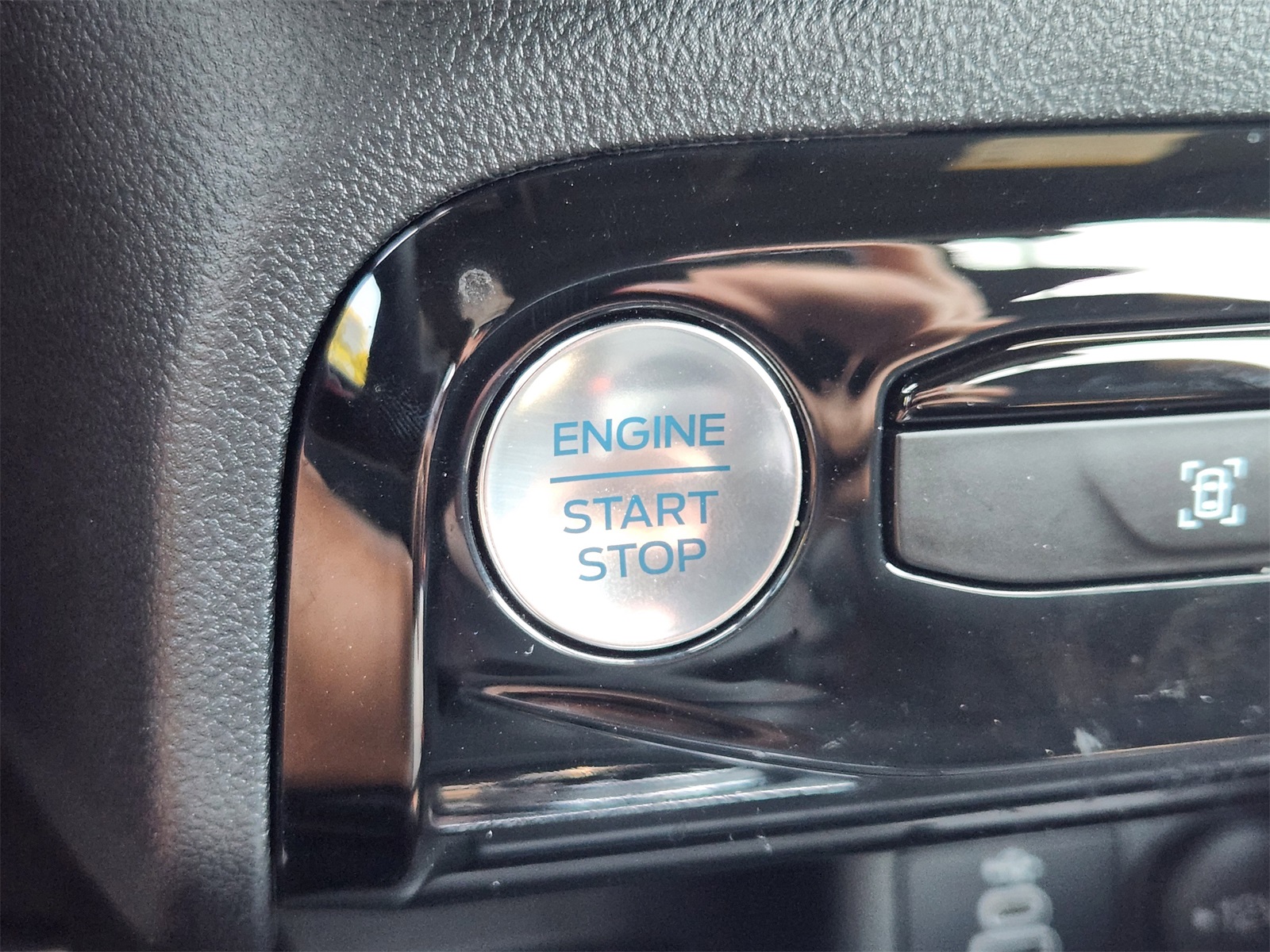 2024 Ford Escape ST-Line photo 16
