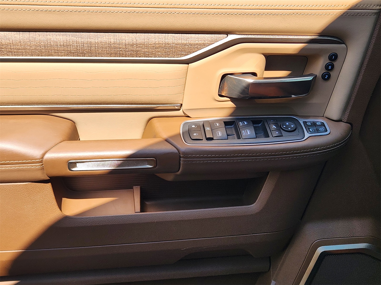 2023 Ram 3500 Laramie Longhorn photo 21