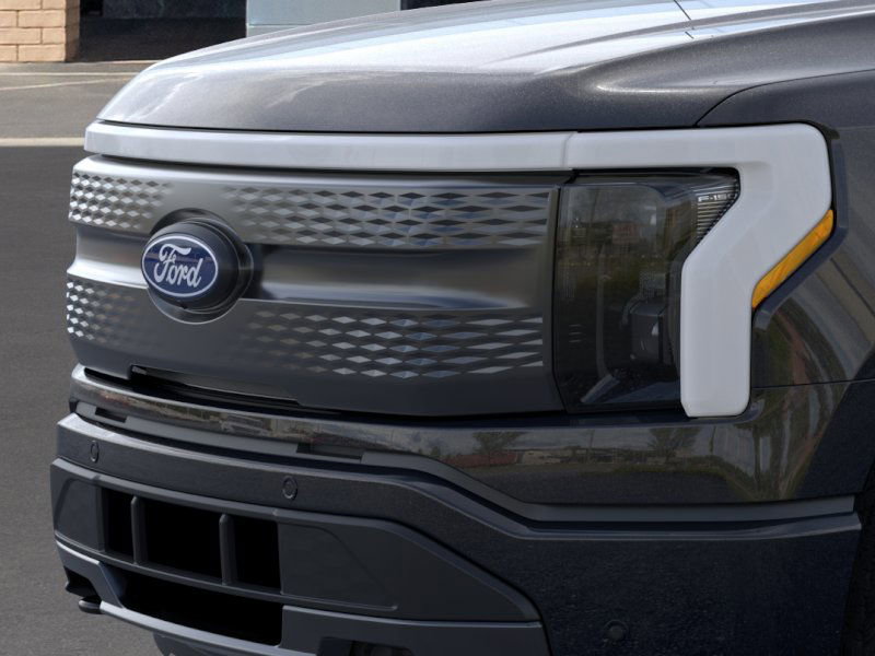 2025 Ford F-150 Lightning photo 15